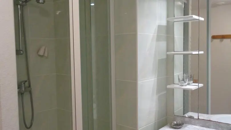 salle d'eau à l'étage