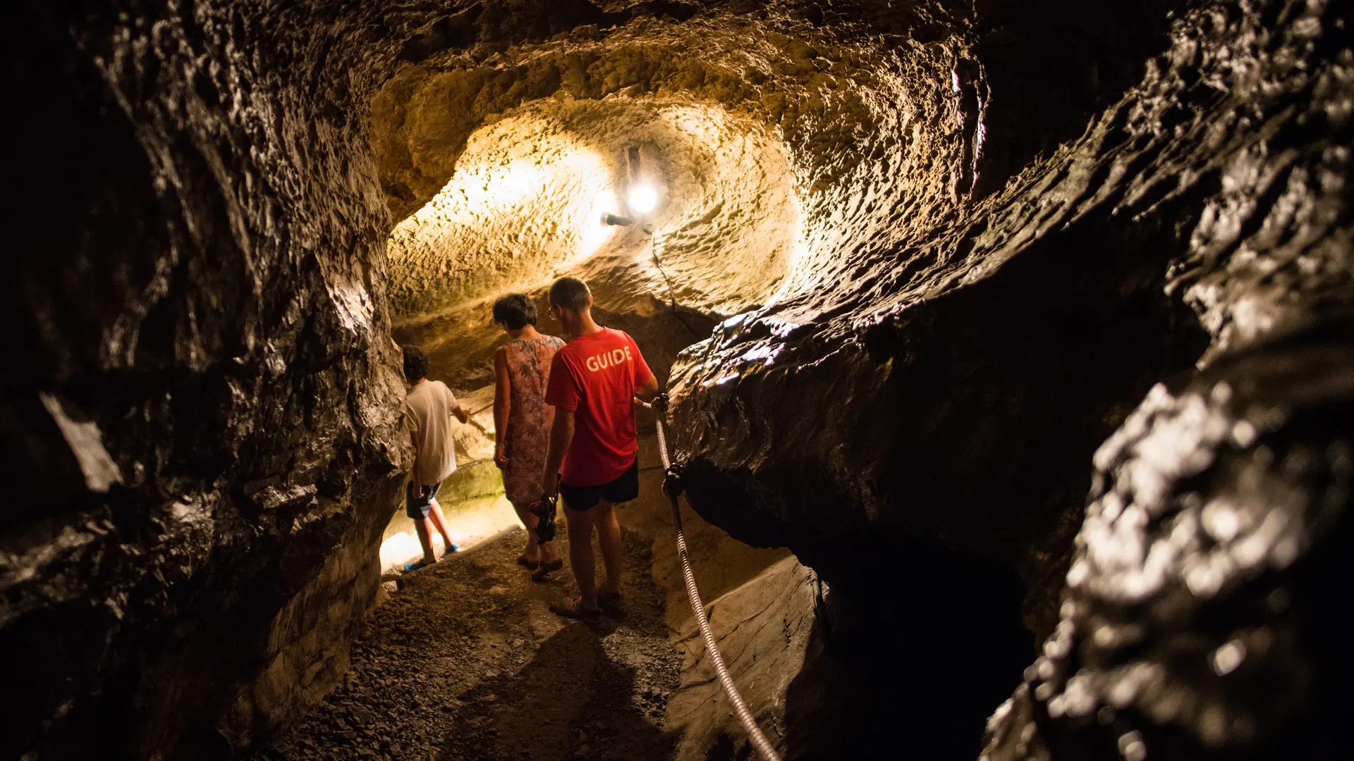 Visite de la grotte naturelle de Seythenex