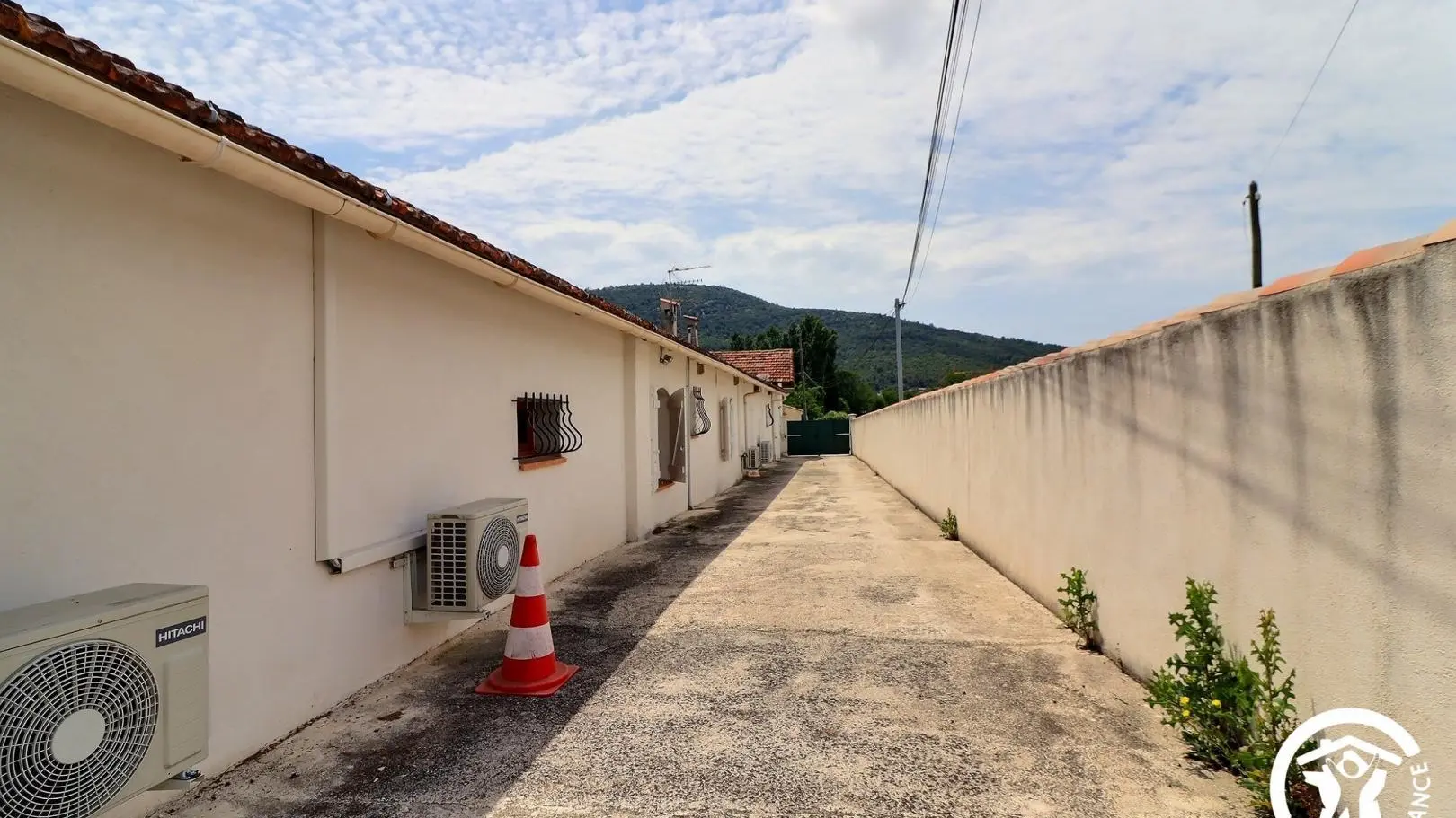 Parking Privatif.