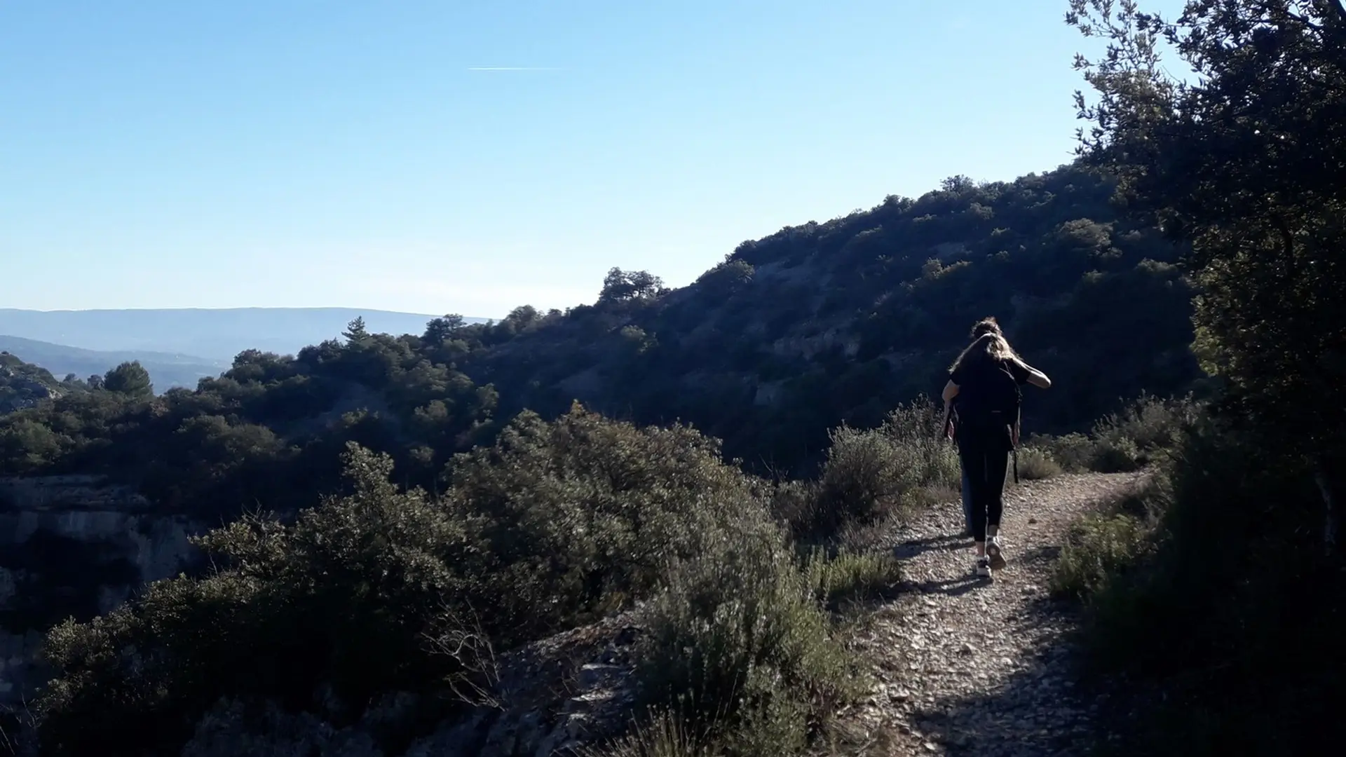 Sentier en rive droite