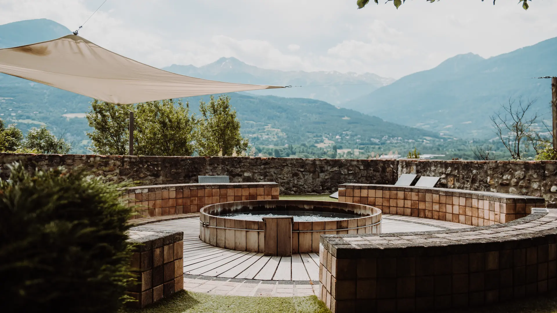 Hôtel Restaurant & Spa la Robéyère EMBRUN
