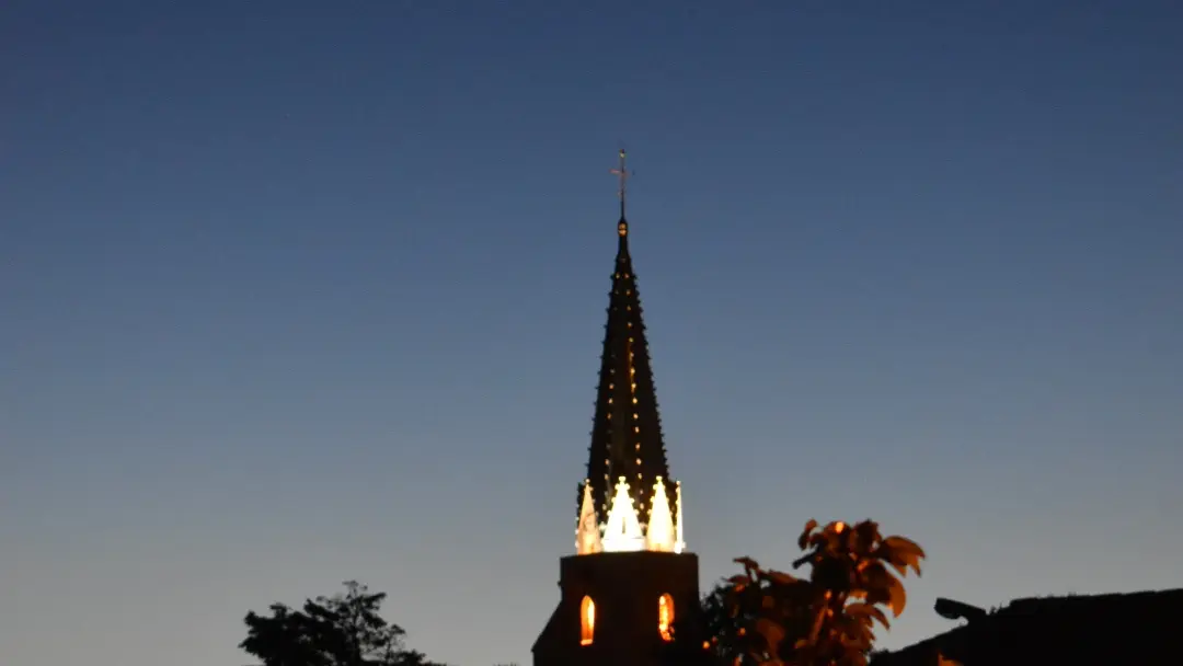 Eglise de Sainte-Marie dans le crépuscule