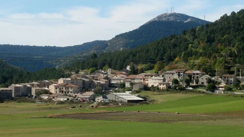 La Maison Commune-Village-Caille-Gîtes de France Alpes-Maritimes