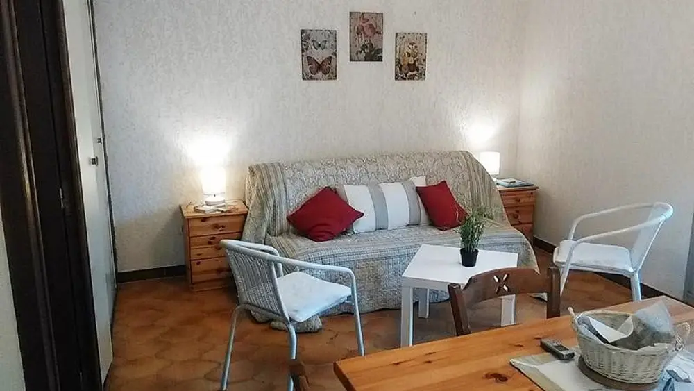 Studio dans une résidence - Pin Rolland - Neboit Jean Claude