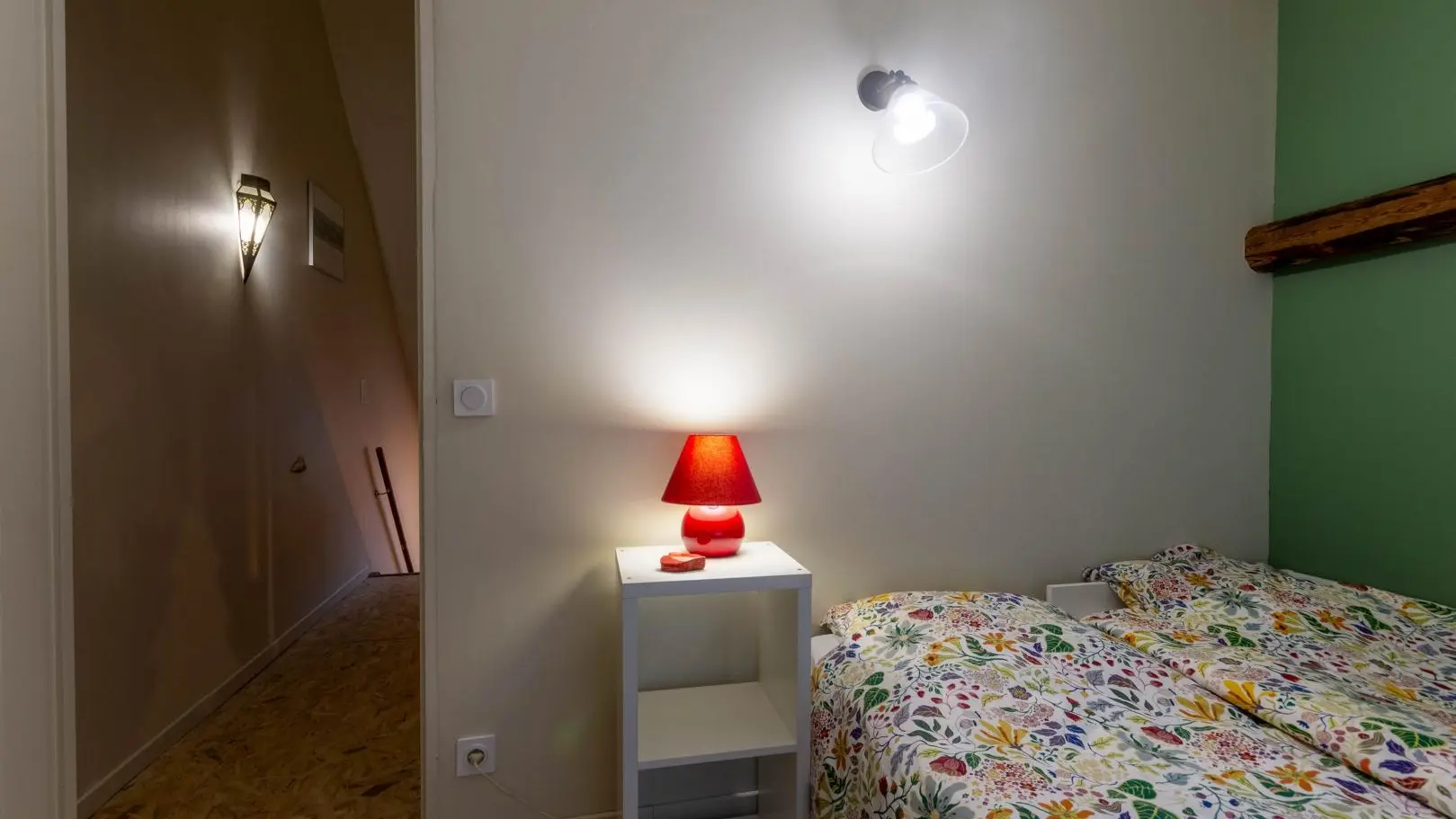 Un sommier peigne de 160x200 avec deux matelas séparés