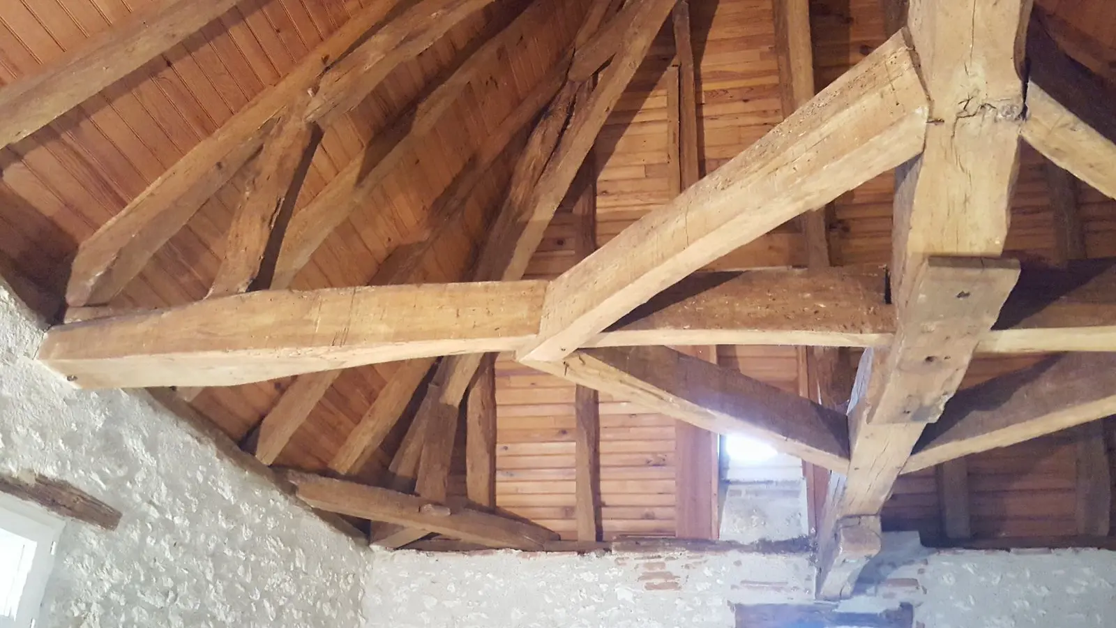 la charpente du pigeonnier dans la chambre