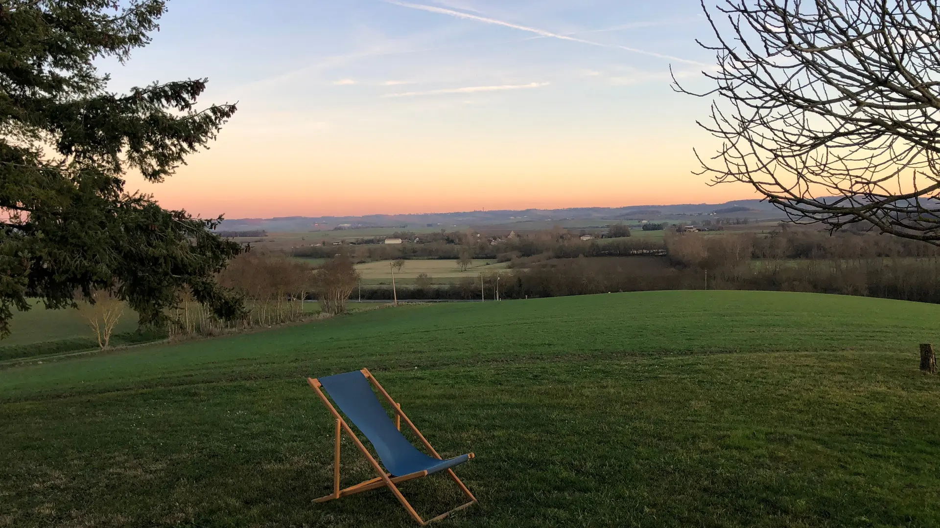 Vue sur les coteaux de Gascogne devant la maison