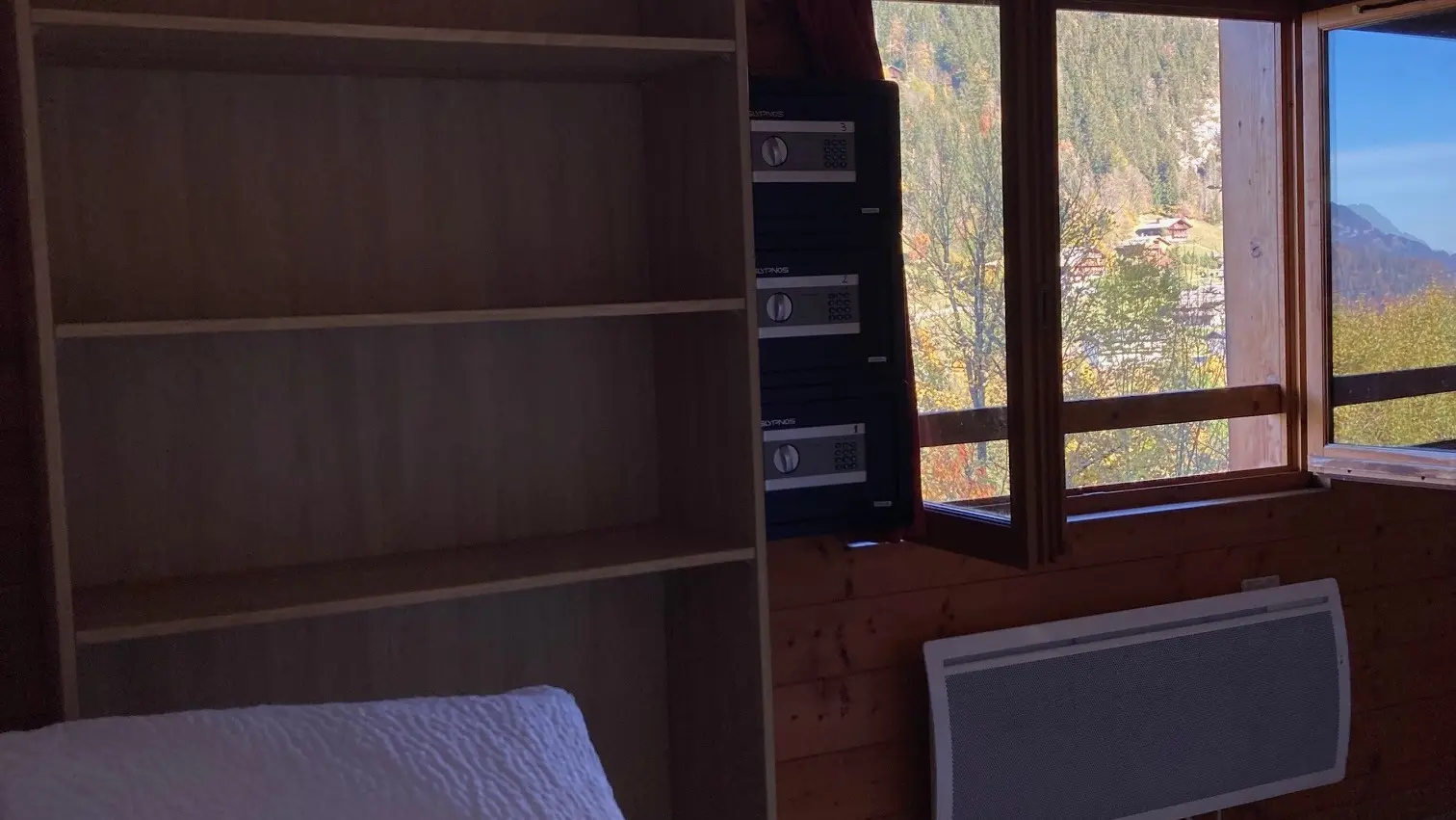 lit dans chambre partagées pour 7 personnes avec vue montagnes