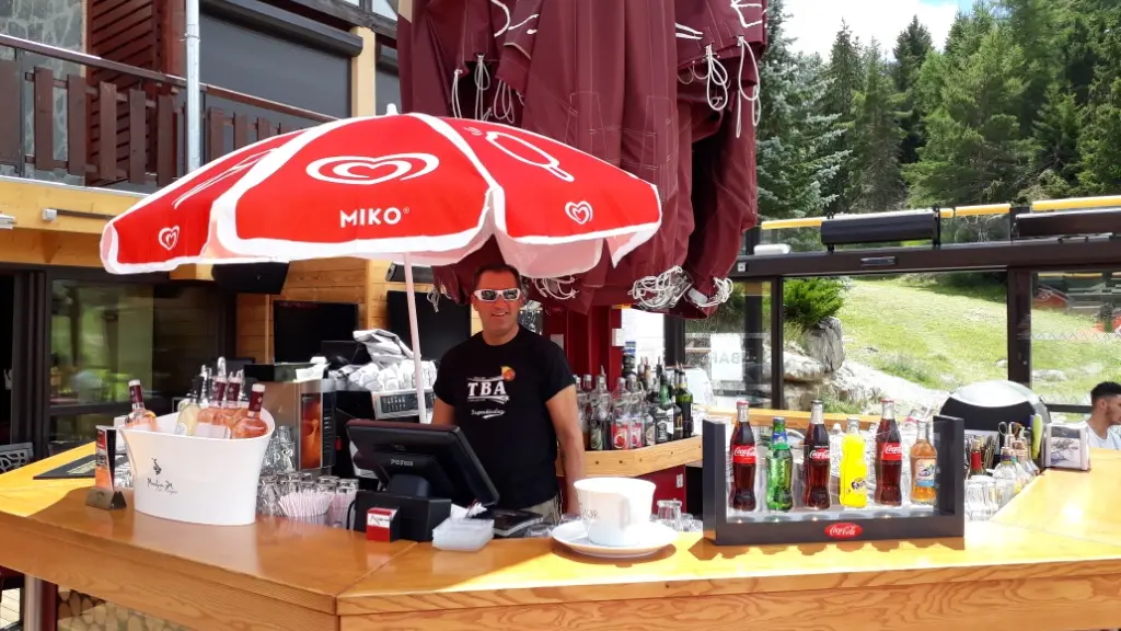 e Red Cap avec sa terrasse plein air à Superdévoluy, Dévoluy, Hautes-Alpes
