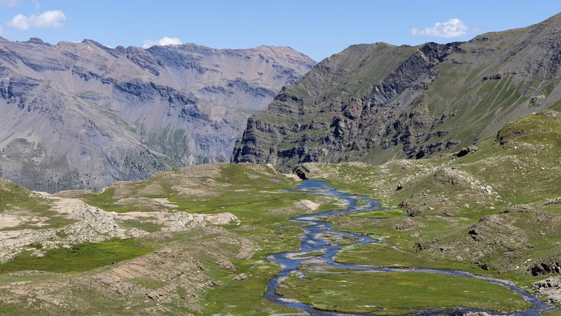 Montée au col des Terres Blanches depuis Dormillouse
