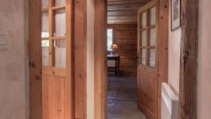 Dégagement pour accès à la chambre 1 et à la chambre La Peille