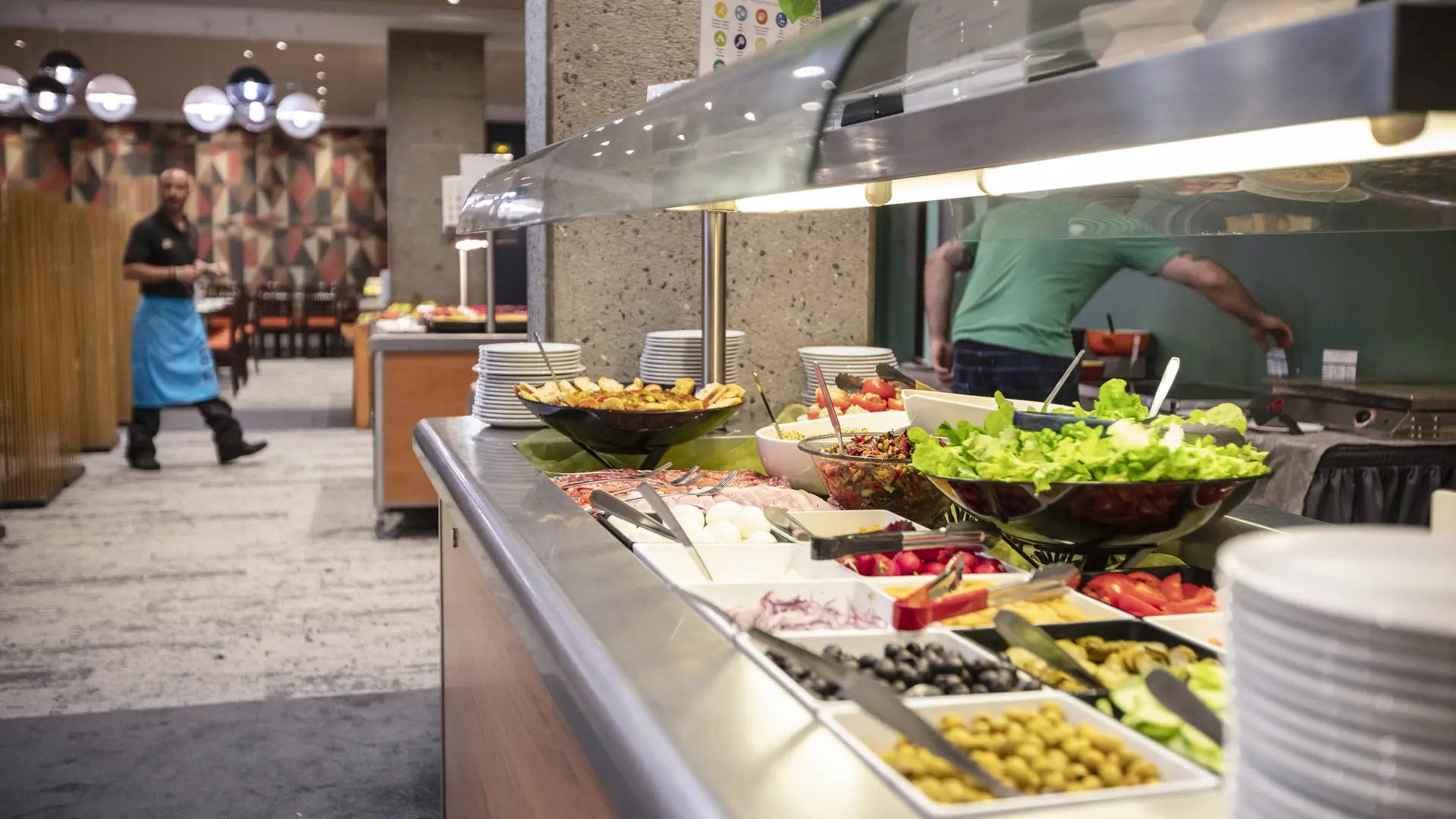 Le buffet midi et soir