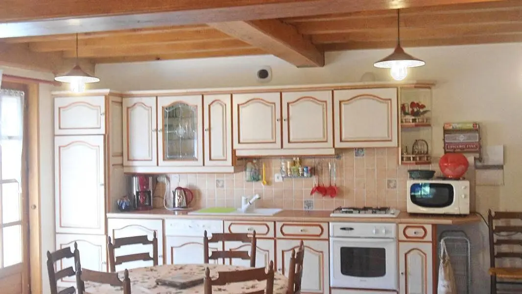 Cuisine  équipée et espace repas