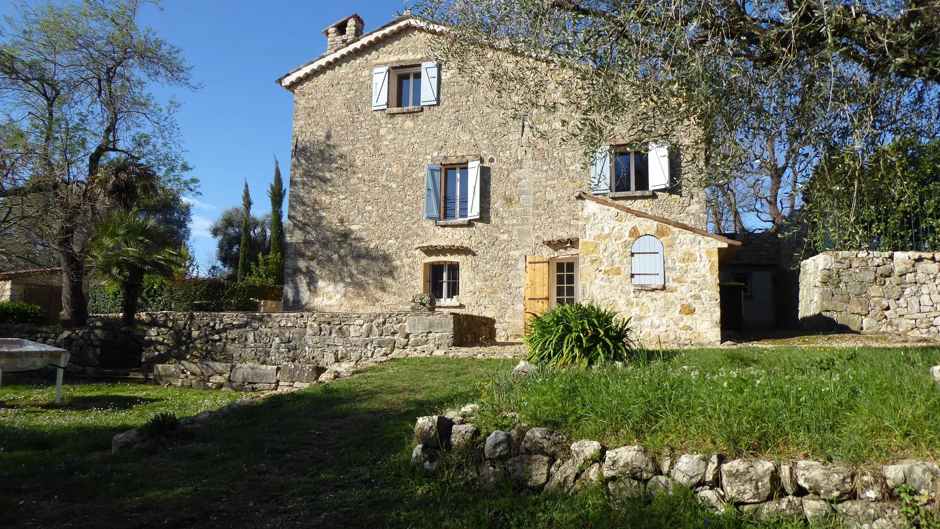 Gîte Bastide de la Rousoulina-Maison côté Oliveraie-Le Rouret-Gîtes de France Alpes-Maritimes