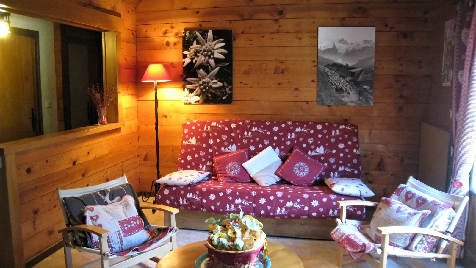 Séjour avec canapé/Living room with a sofa-Bris'orage-Le Grand-Bornand