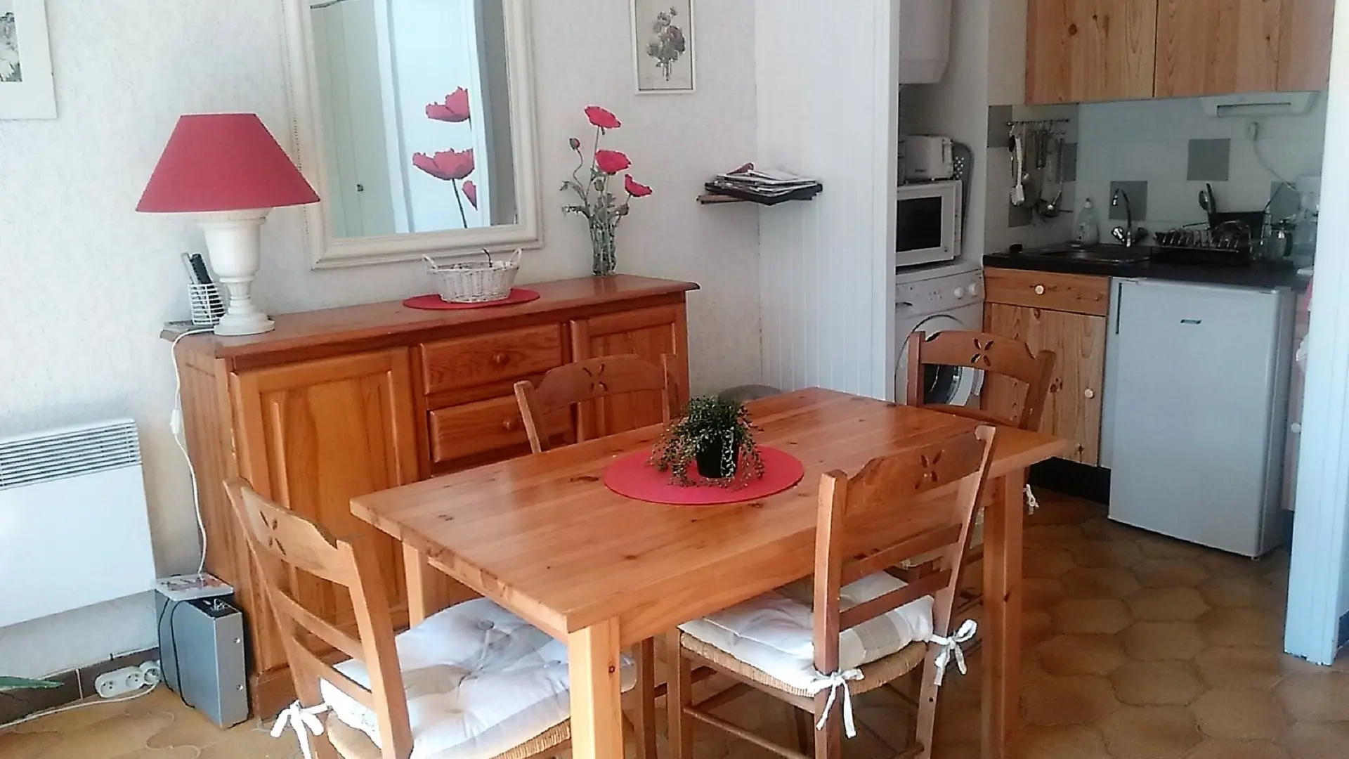 Studio dans une résidence - Pin Rolland - Neboit Jean Claude