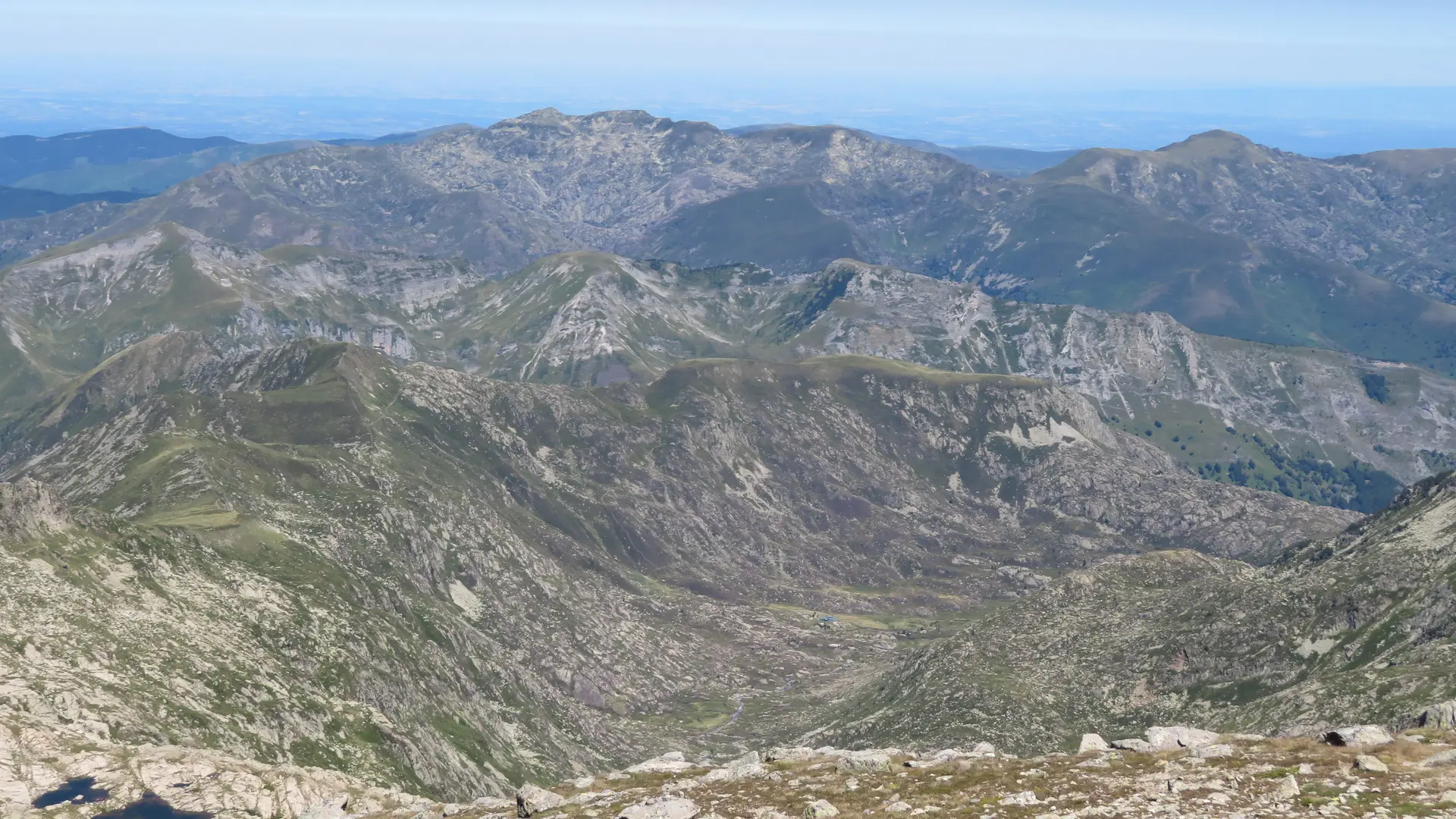 Vue depuis la Pique Rouge