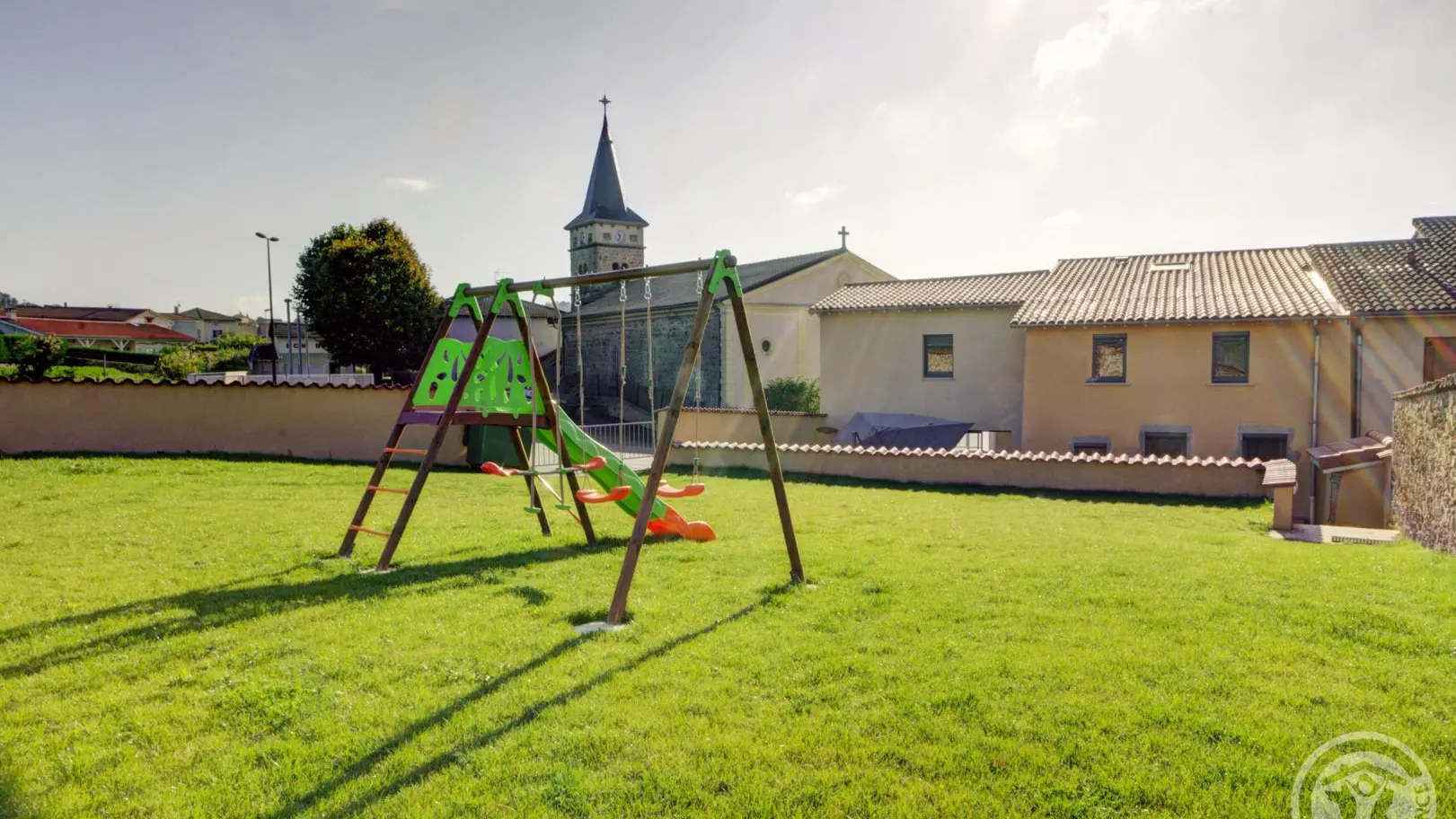 Extérieur privatif avec jeux enfants