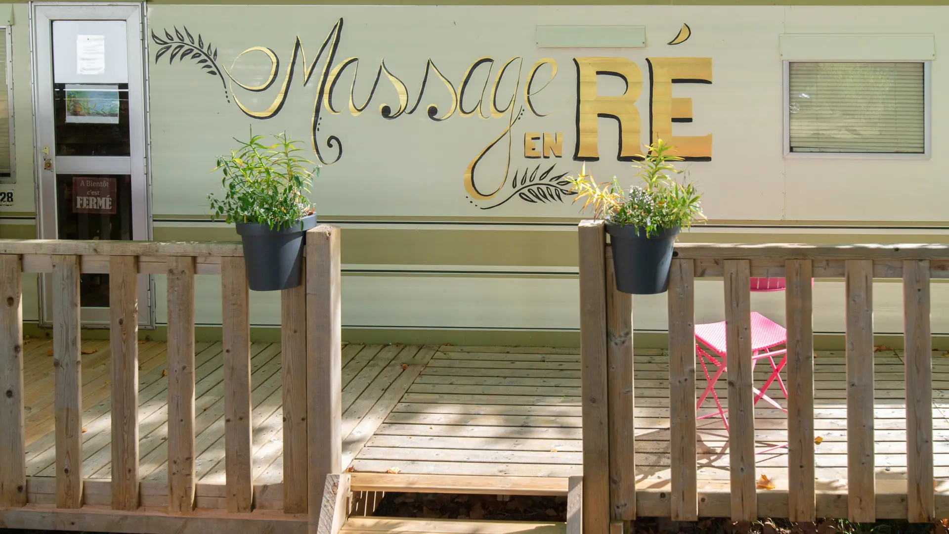 Espace de massage au Camping Les Maraises