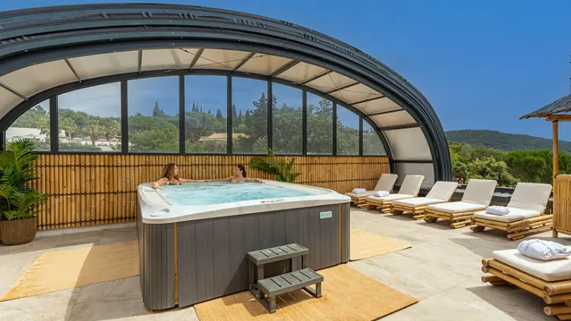 Pack WEEK-END EVJF avec Jacuzzi en 4*