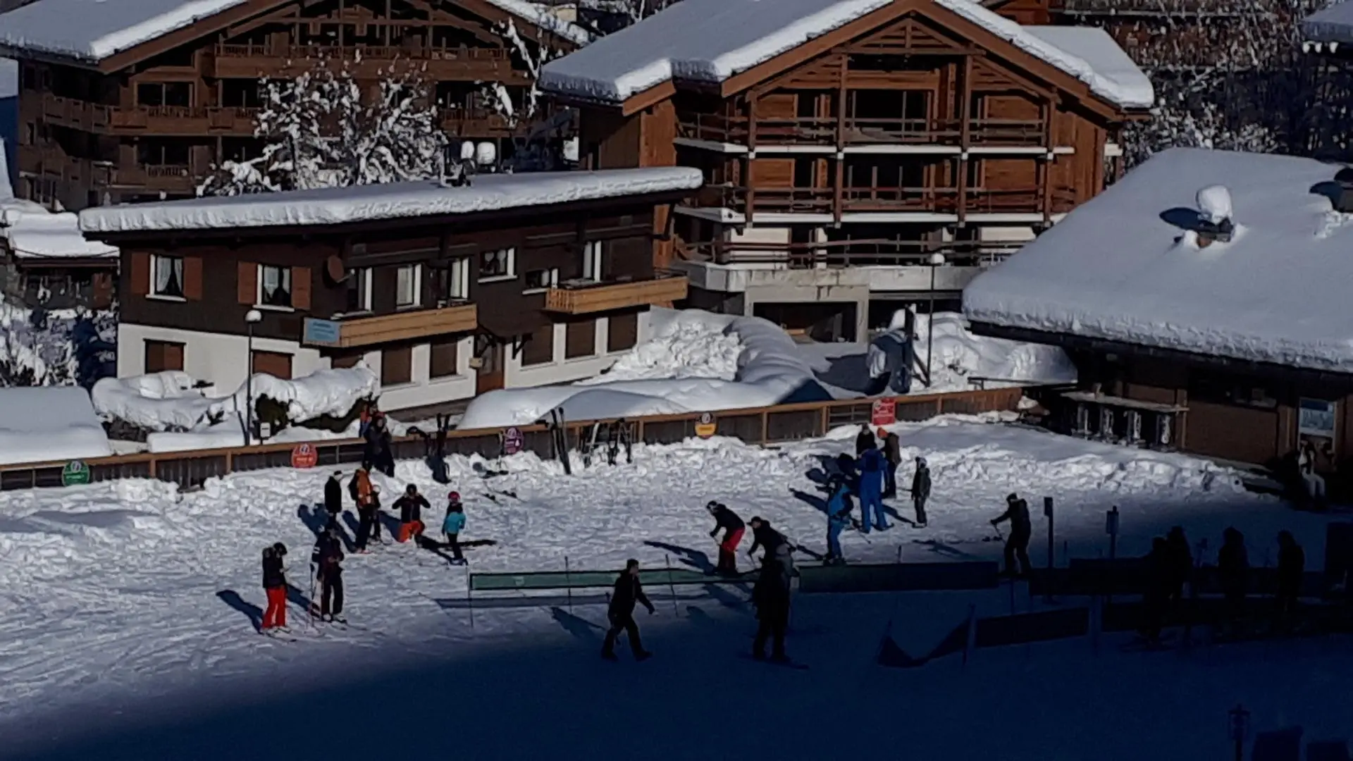 Emplacement idéal de la résidence en hiver, au pied des pistes
