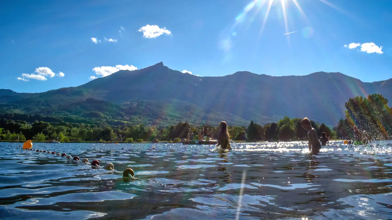 Baignade au Plan d'eau du Champsaur