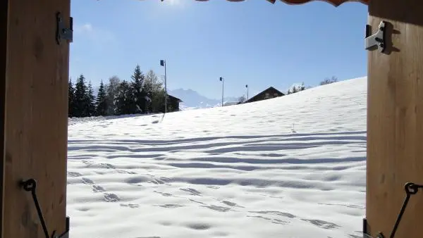 Chalet Le Lénanska - La Toussuire - Savoie - vue enneigée depuis l'une des chambres