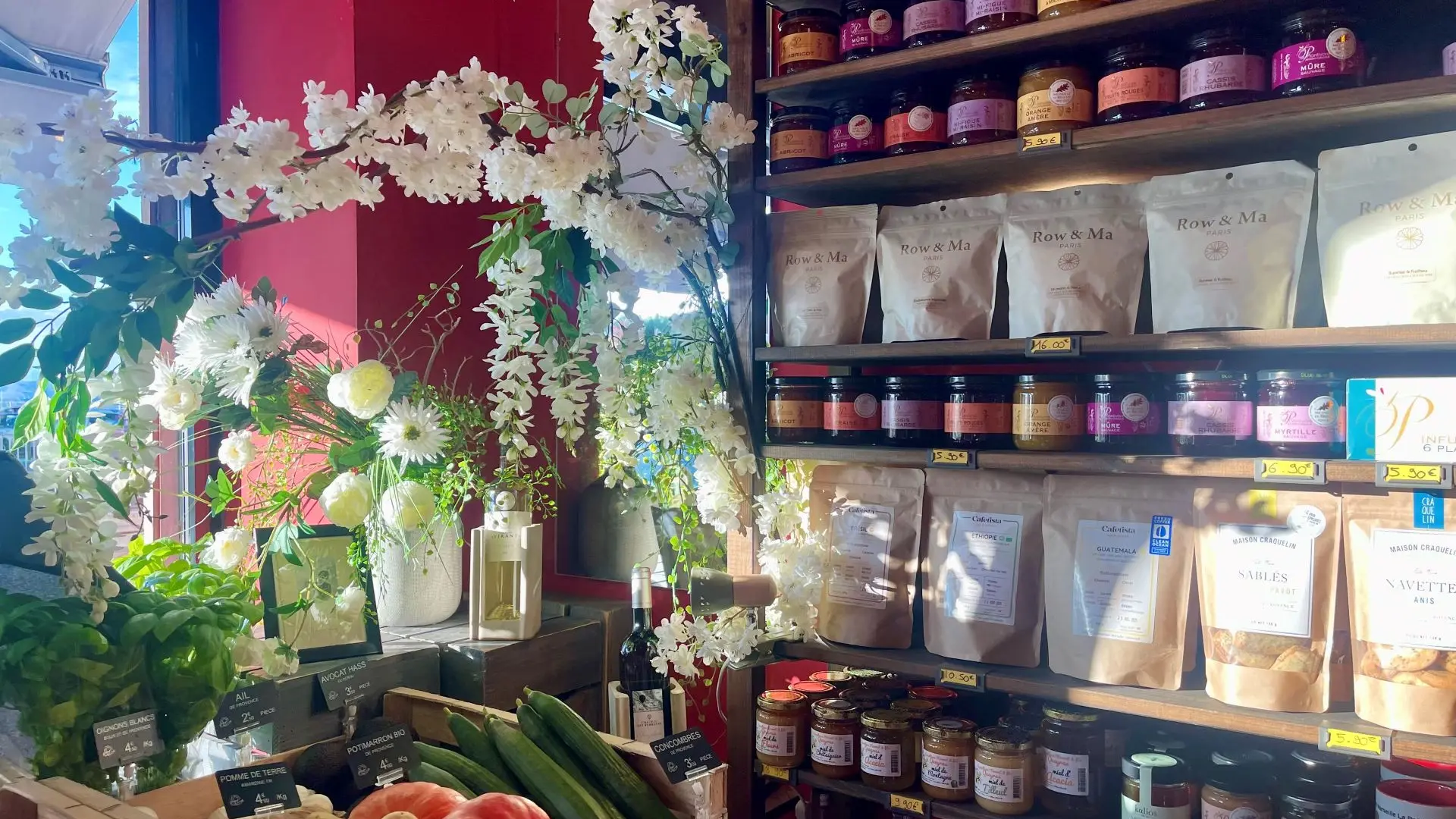 interieur avec rayonnage