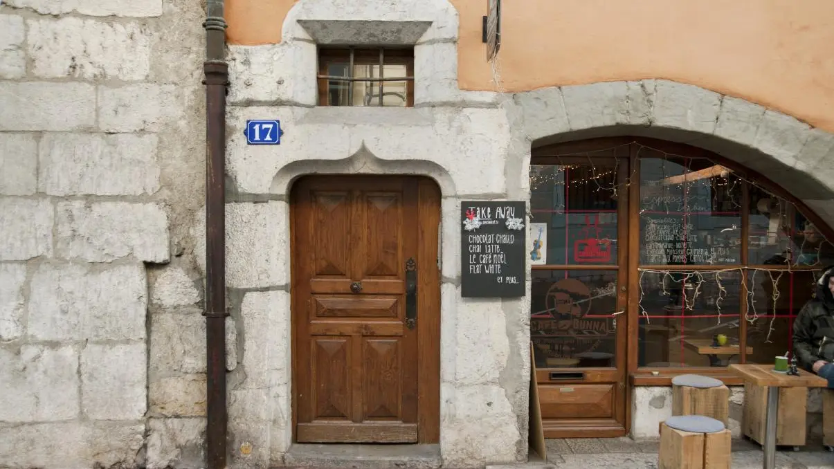 Porte d'entrée immeuble