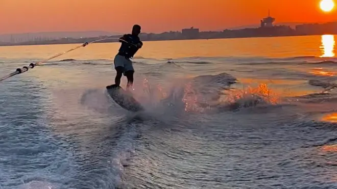 Wakeboard coucher de soleil