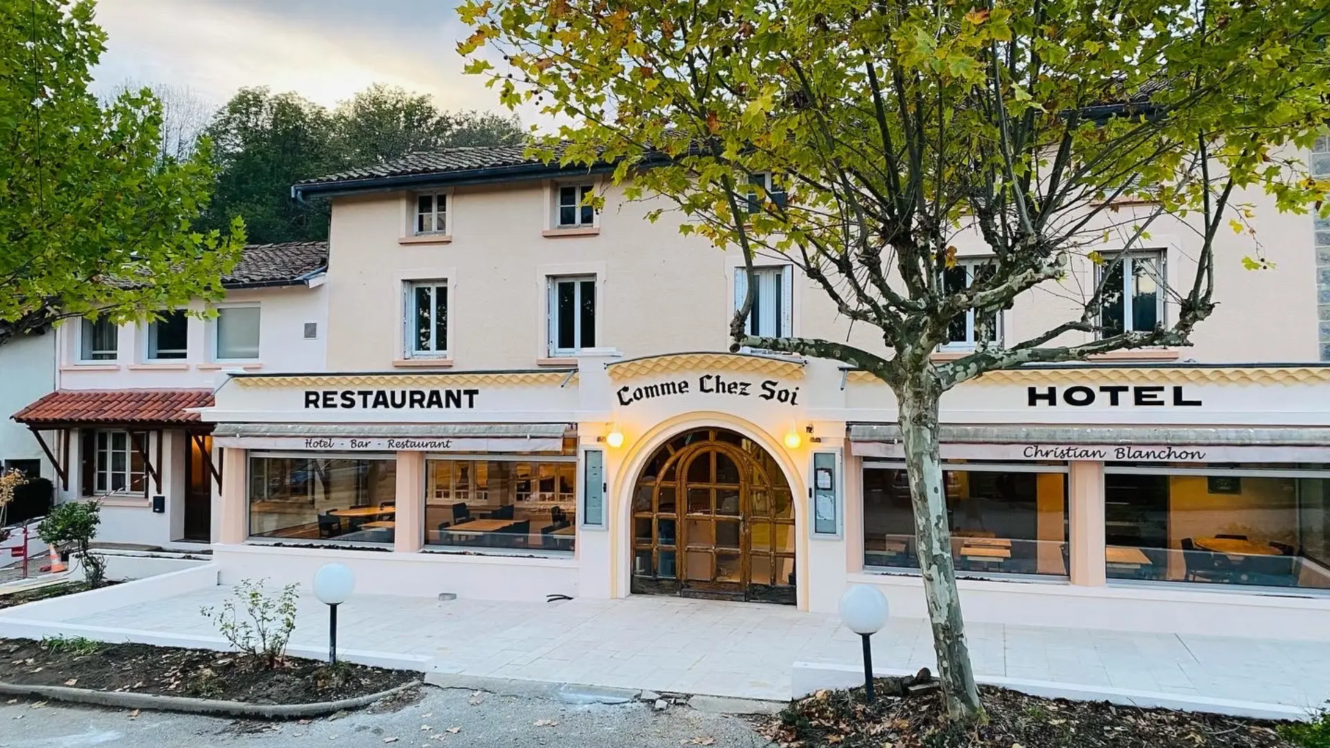Restaurant - Comme chez soi_Jas