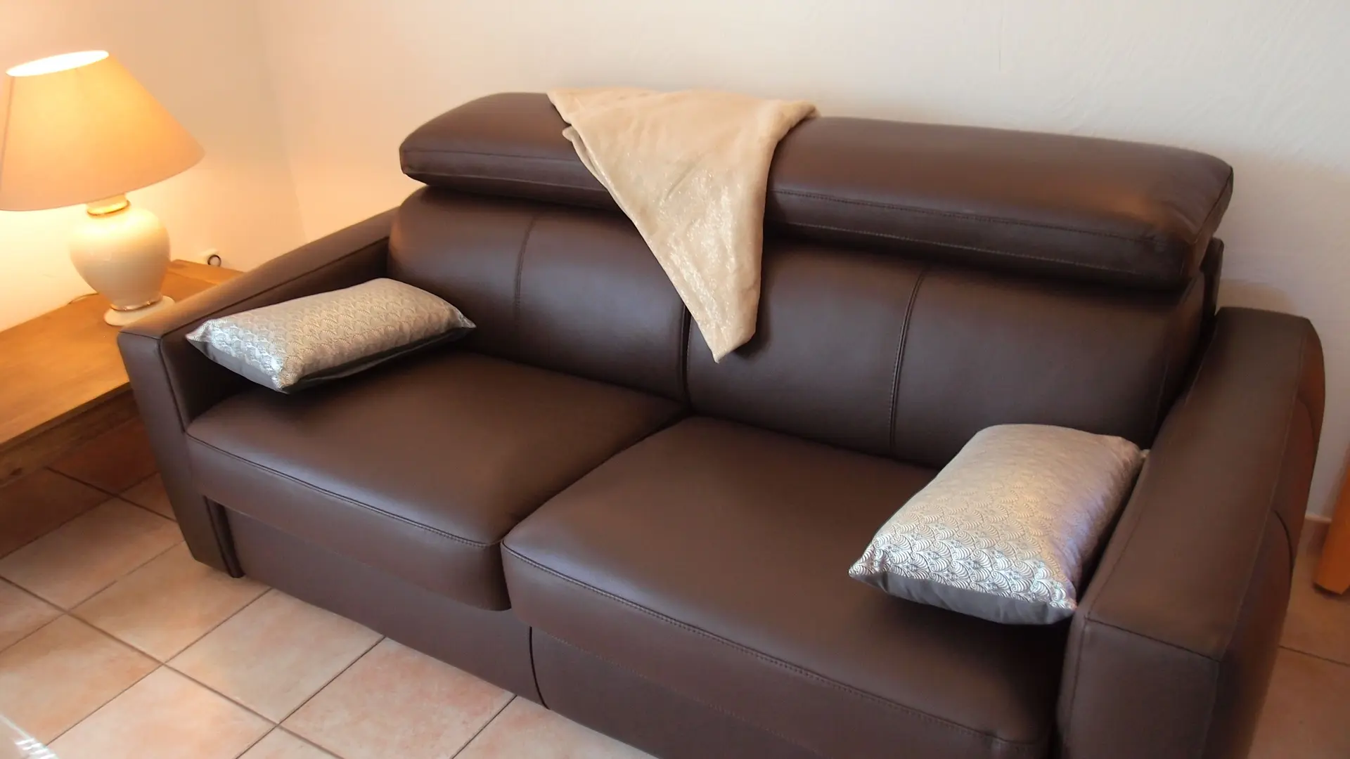 Villa palmeraie Nice® Aspremont 06-Gîte-Canapé convertible-Aspremont-Gîtes de France des Alpes-Maritimes