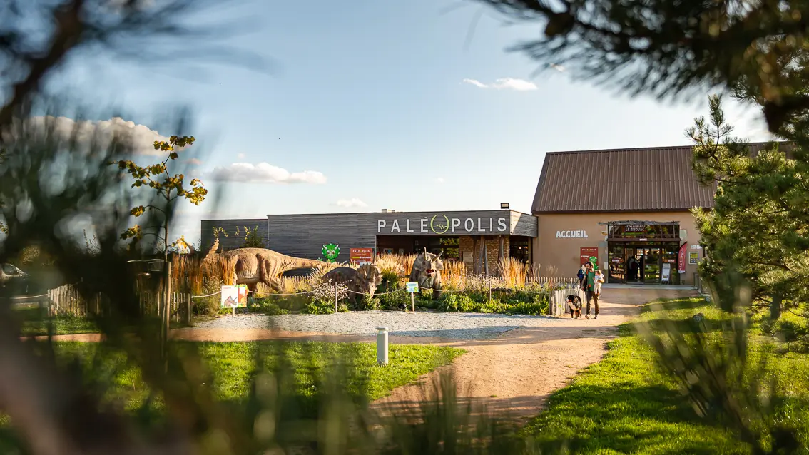 Paléopolis, la colline aux dinosaures_Gannat