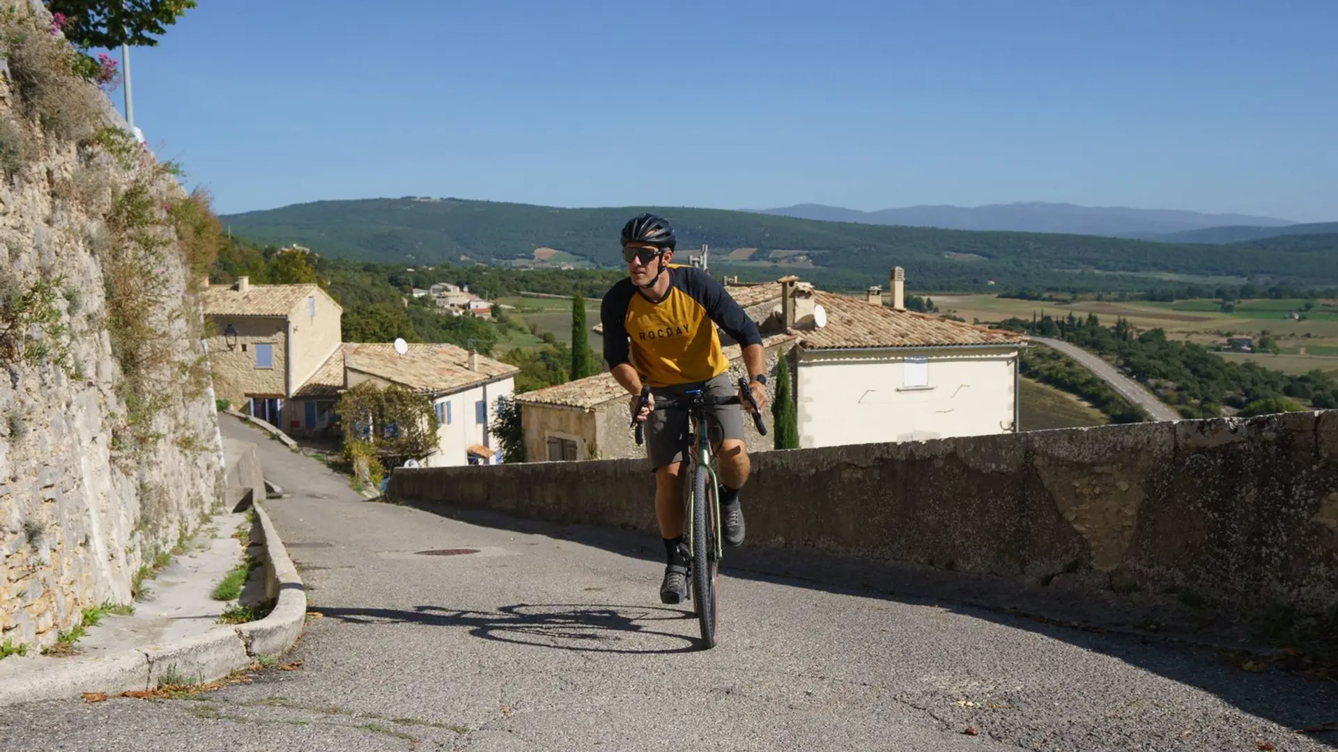 Au coeur du village de Simiane-La-Retonde