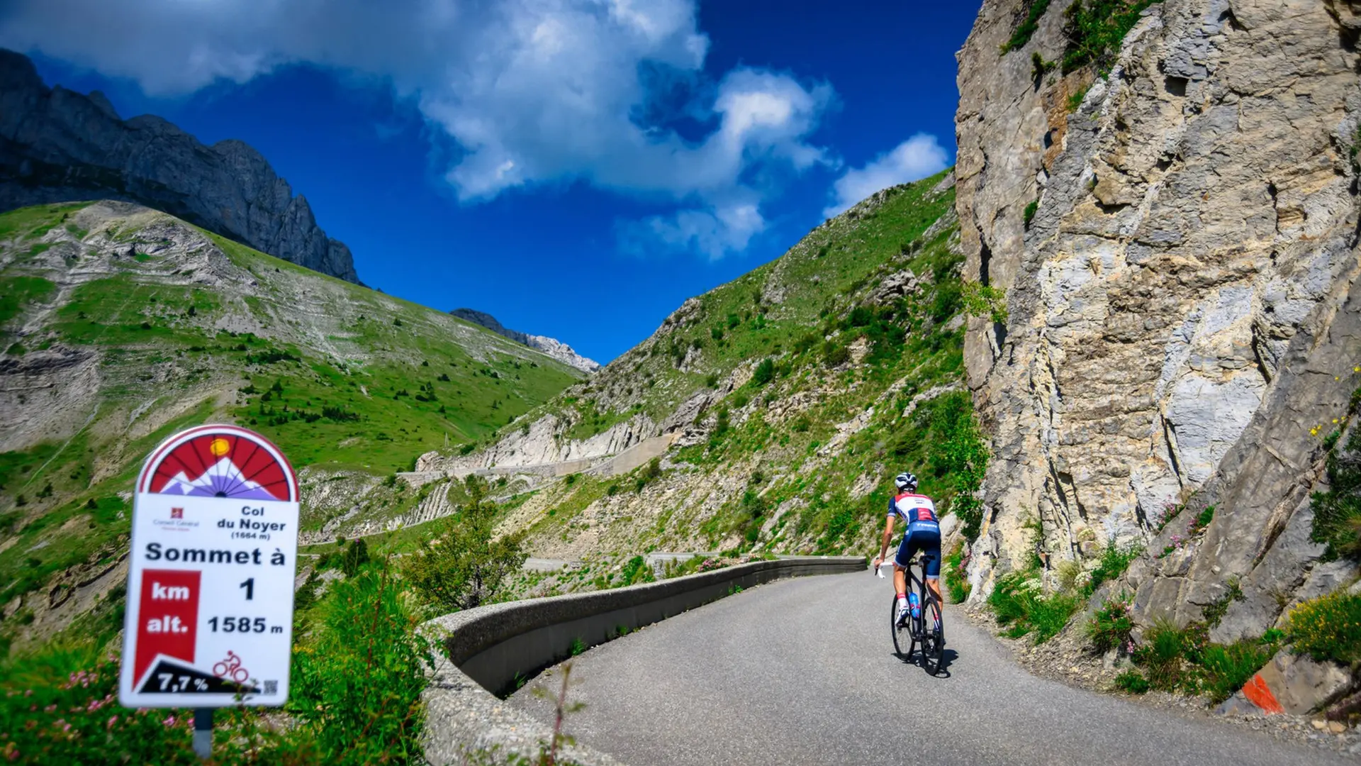 Montée du col du Noyer