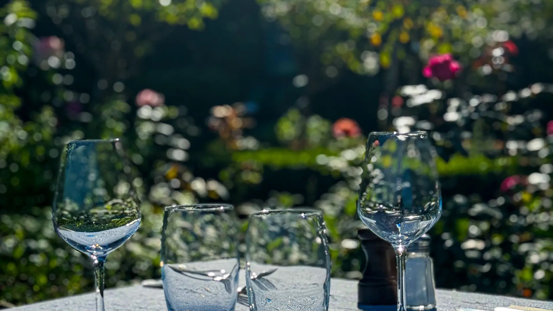 Les terasses du restaurant La Fontaine