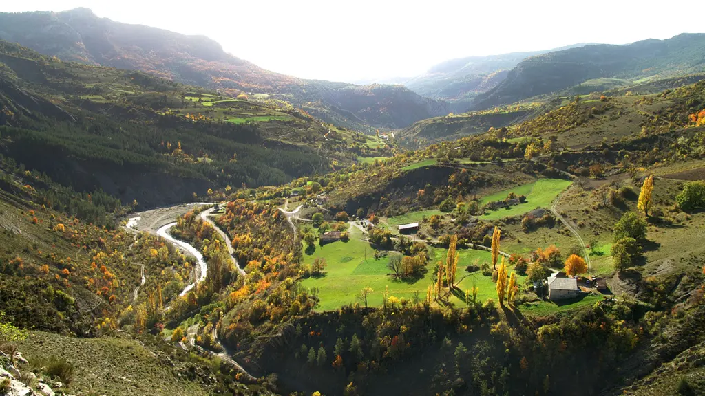 Barles vallée du Bès vue du Château