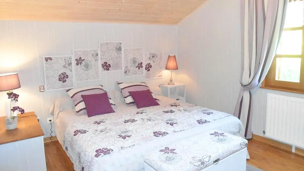 Chambre vue étang
lit 180x200 ou 2x90x200