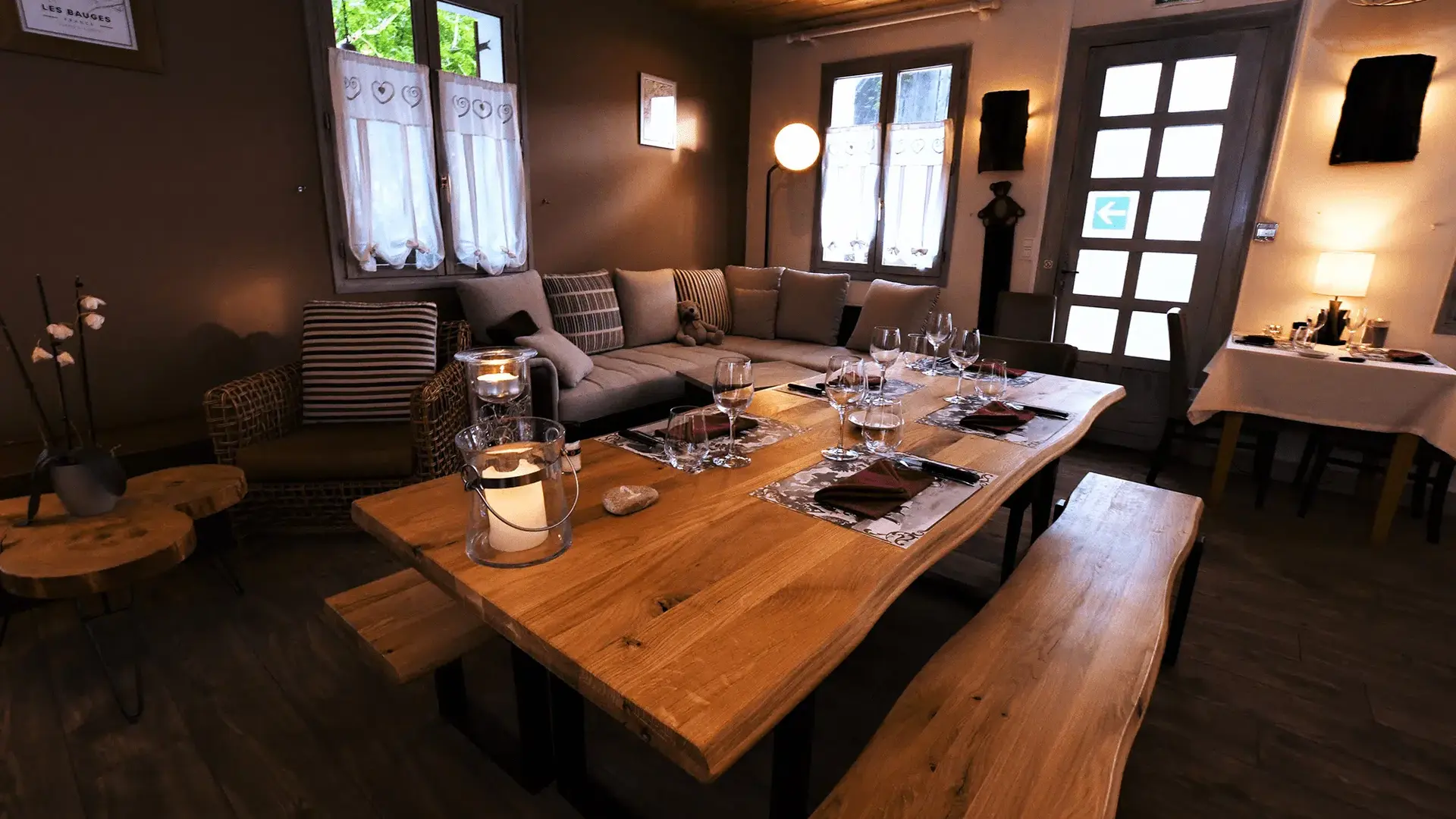 Auberge Les Clarines au Châtelard : salle du restaurant