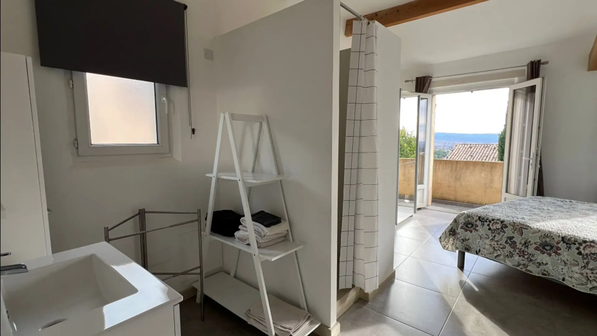 Salle de bain (chambre 1)