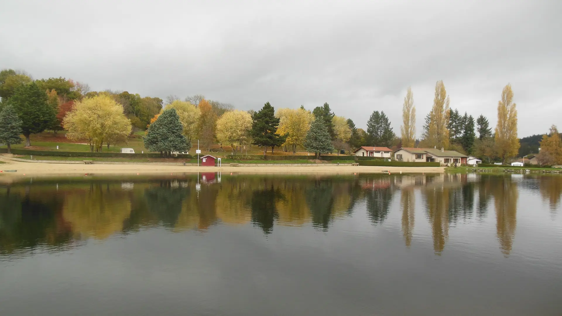 Plage - Plan d'eau & Camping de Noirétable