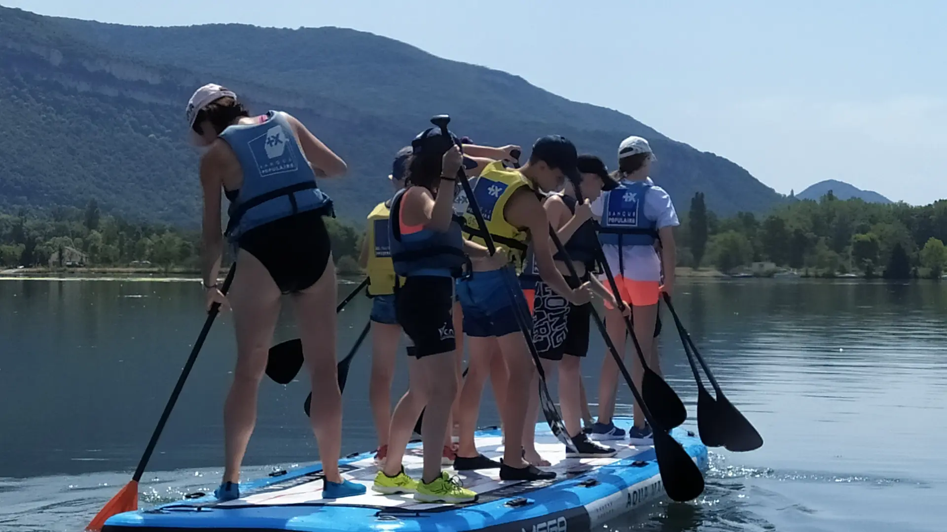 paddle en groupe en famille à Serrière de Briord avec le Nauticlub