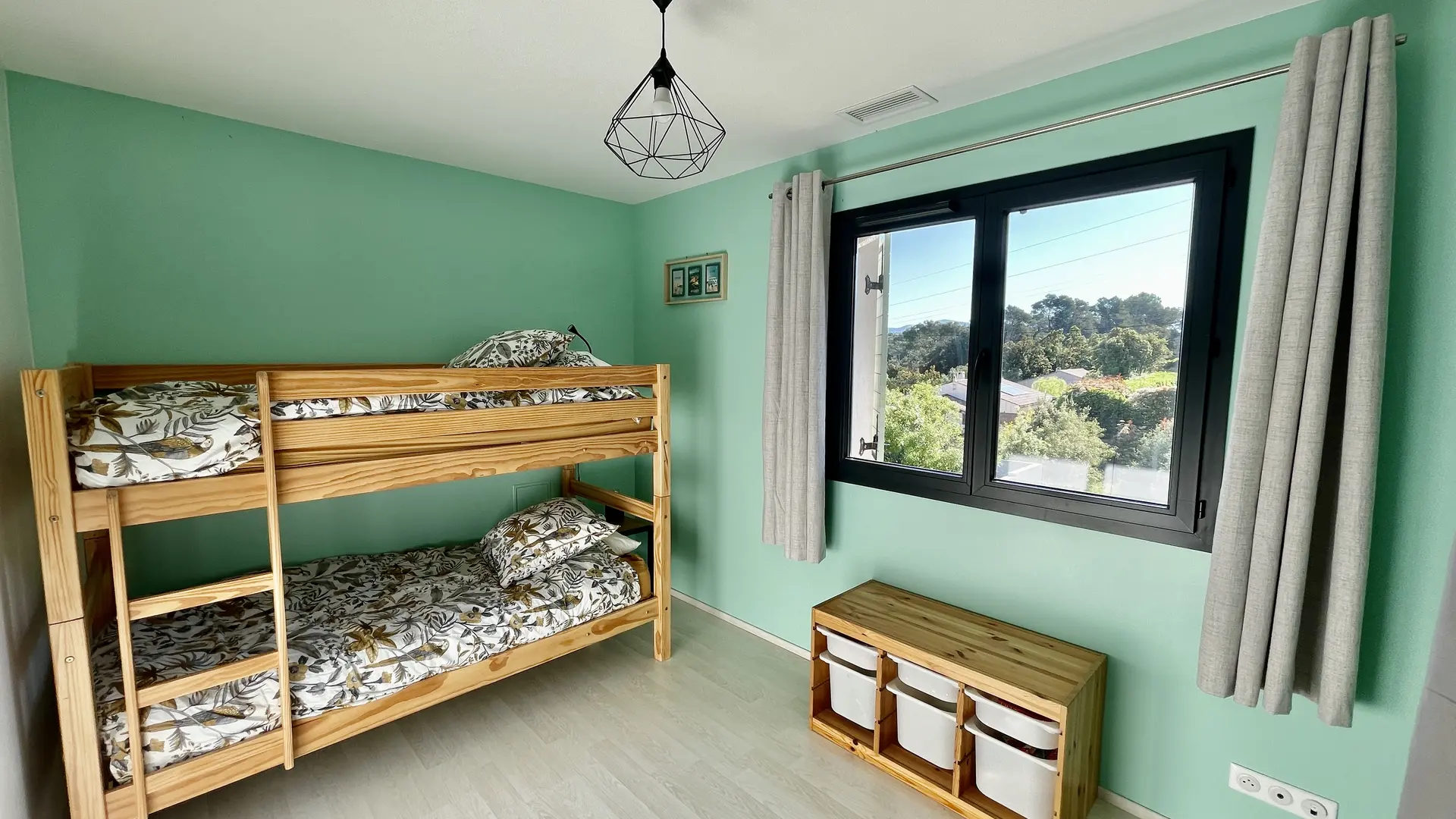 Chambre 3 lits superposés