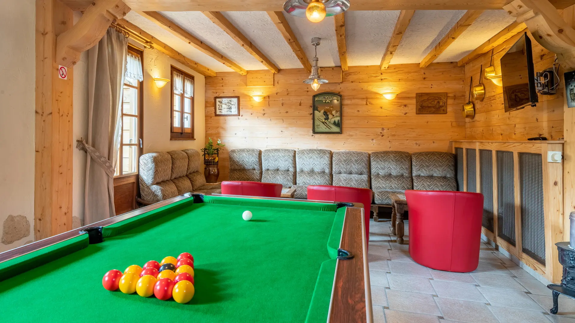 Salon Billard et Télévision