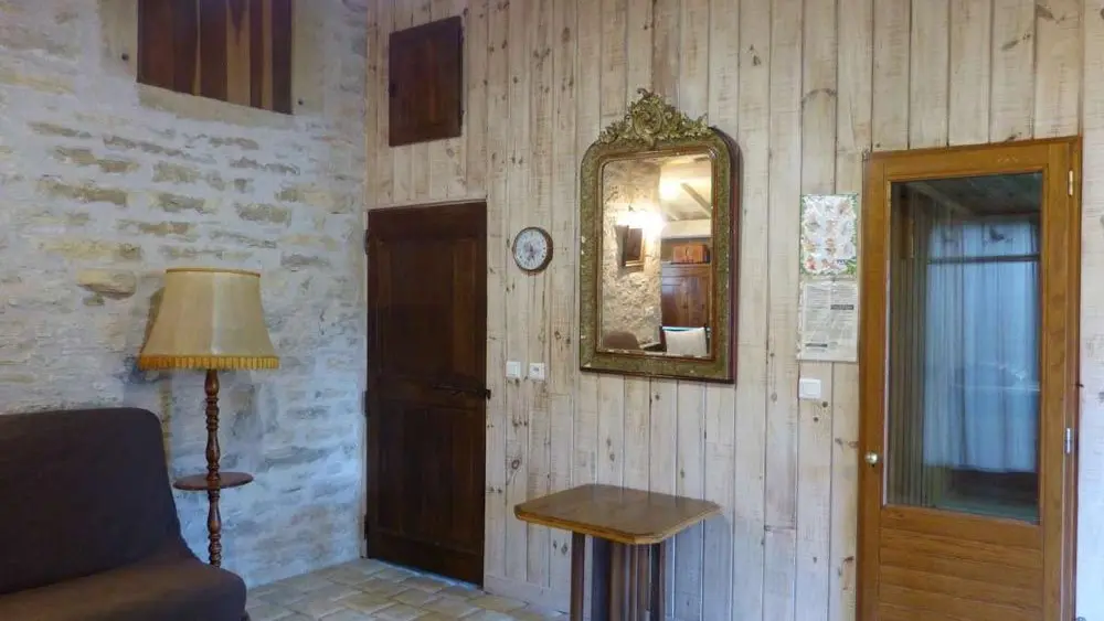 Pièce annexe, privative, sauna, cheminée, salon, billard russe.