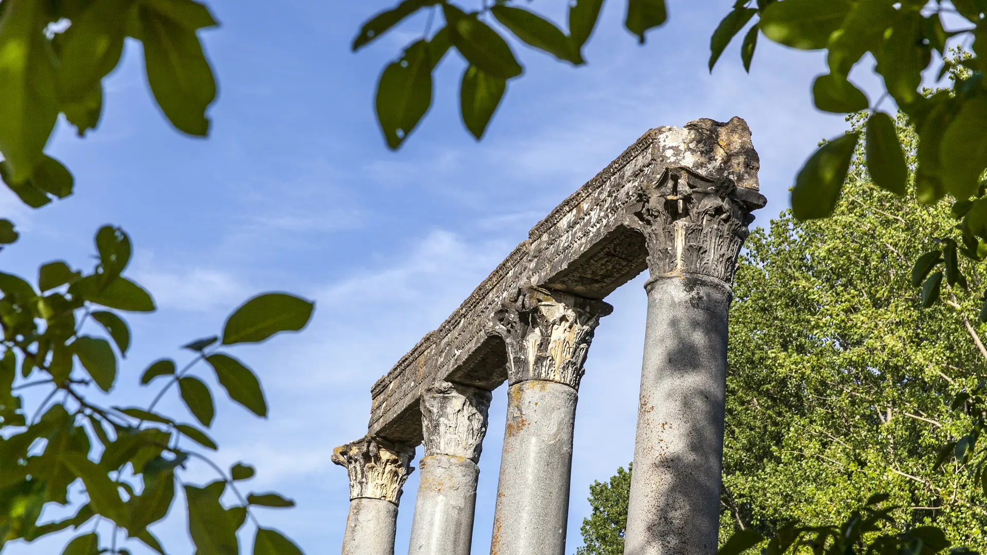 Les Colonnes