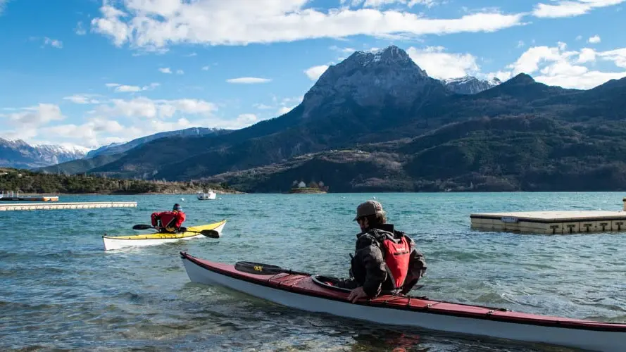 kayak sur le lac de Serre Ponçon