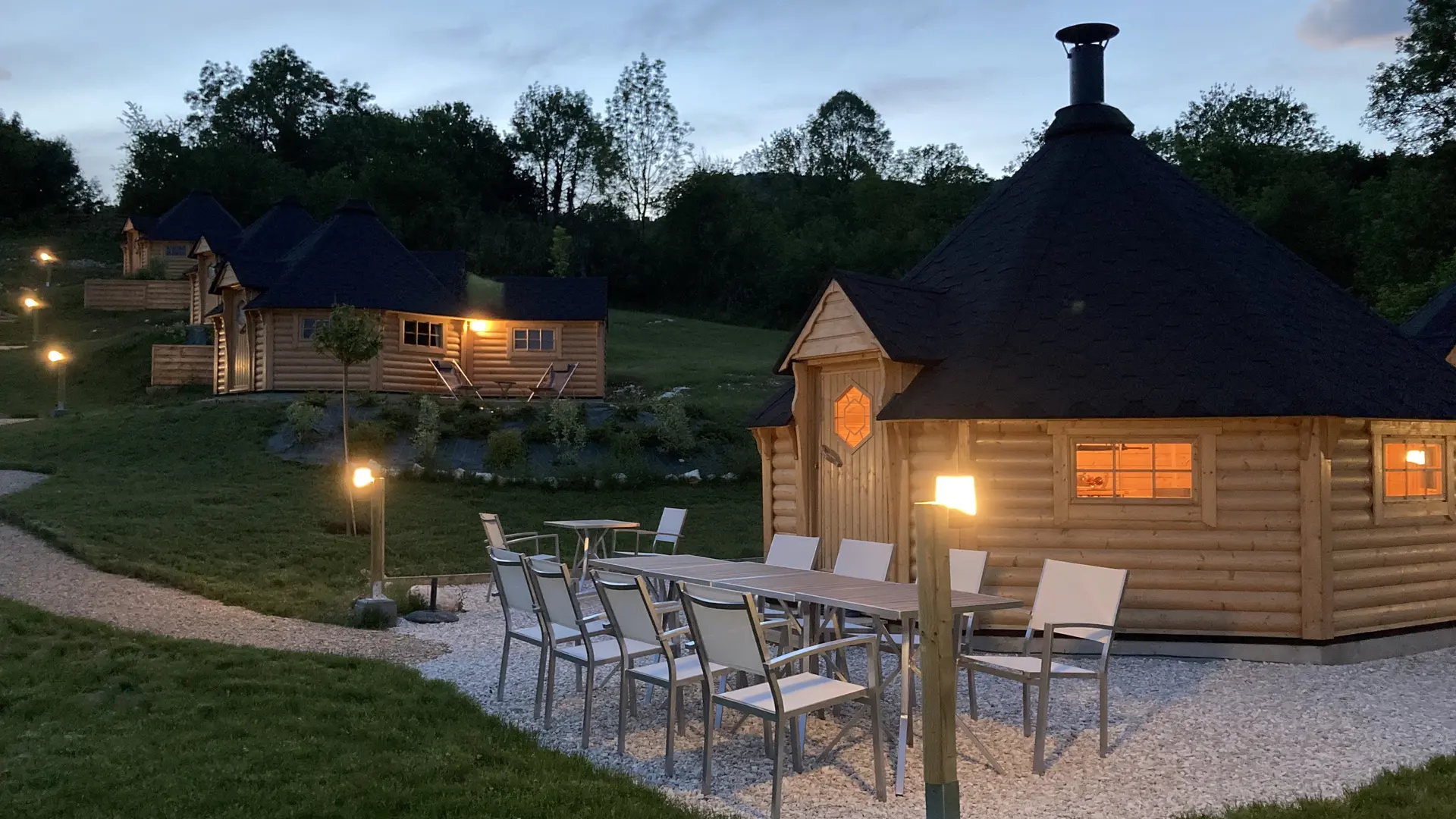 Ambiance des kotas à la tombée de la nuit