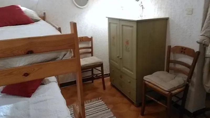 Studio dans une résidence - Pin Rolland - Neboit Jean Claude