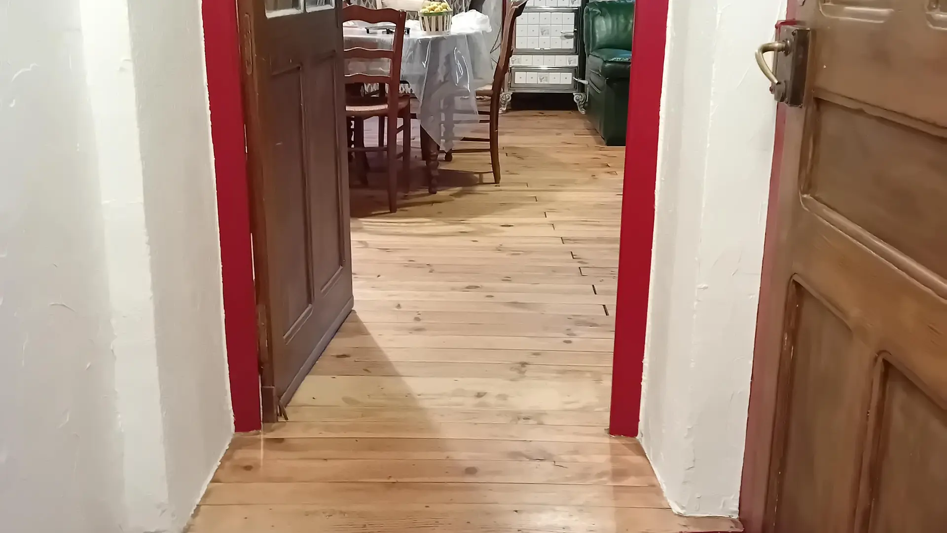 RDC avec grande marche acces chambres